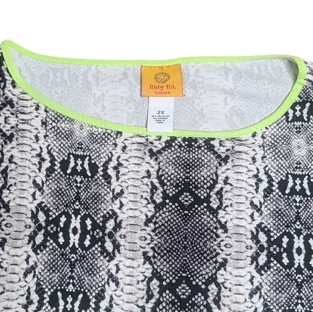Ruby Rd. Snake Print Top - Picture 3 of 7